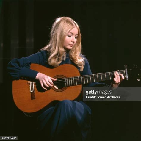 159 Mary Hopkin Photos & High Res Pictures